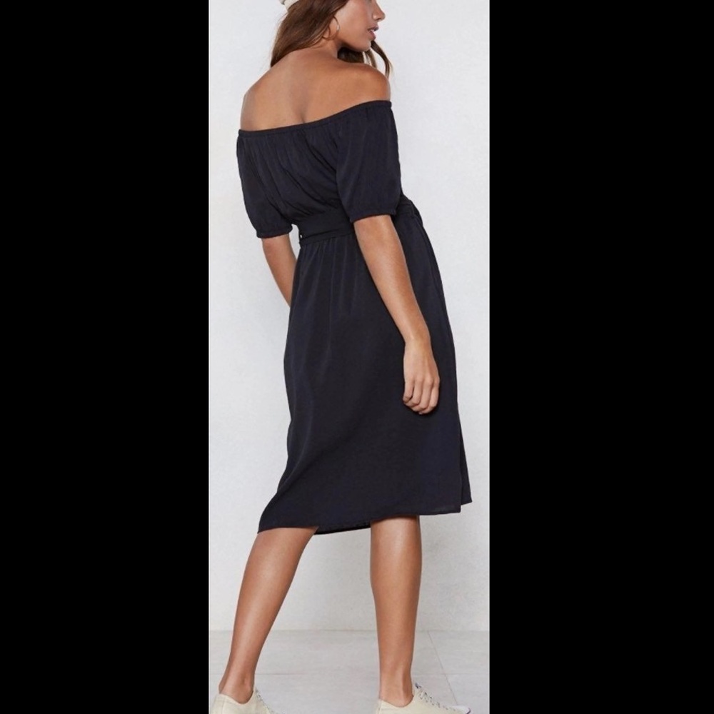 NASTY GAL OFF SHOULDER MIDI DRESS - Picture 3 of 5